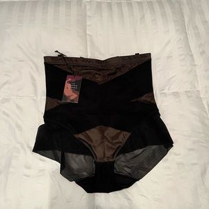 Honeylove Super power brief shapewear